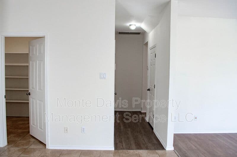 Austin House: 14213 Willow Tank Drive