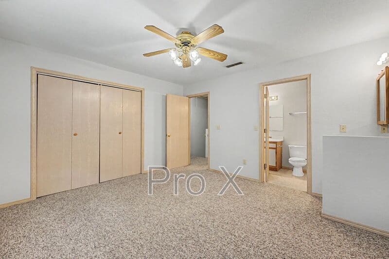 Fayetteville House: 1366 E Sequoyah Ct
