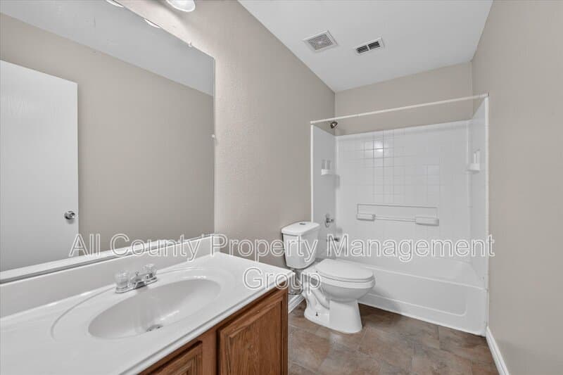 Fort Worth House: 756 River Garden Drive