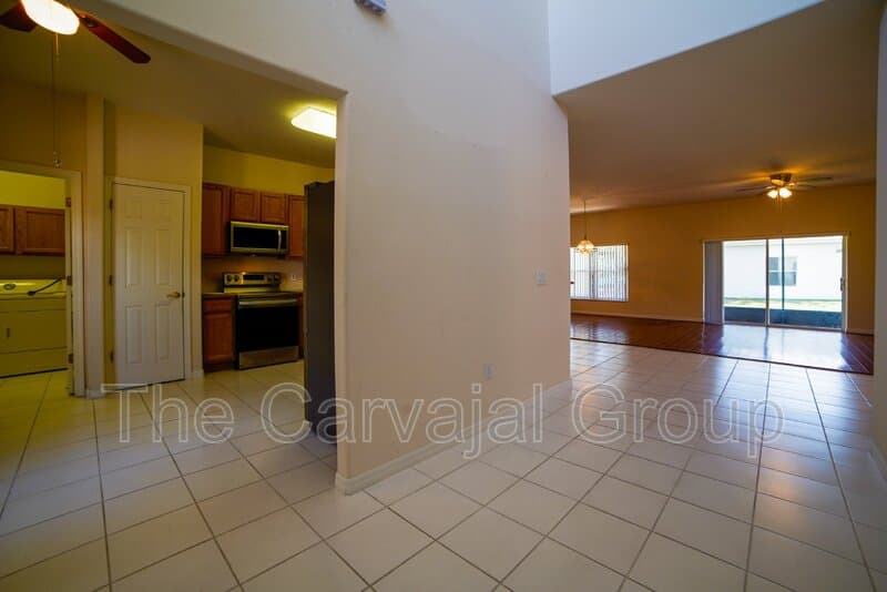 Poinciana House: 1196 Glendora Road North