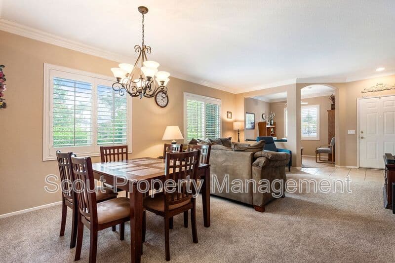 Temecula House: 30911 Putter Circle