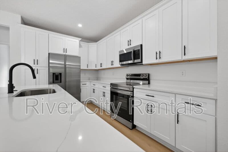 Sanderson House: 9281 Dolphin St