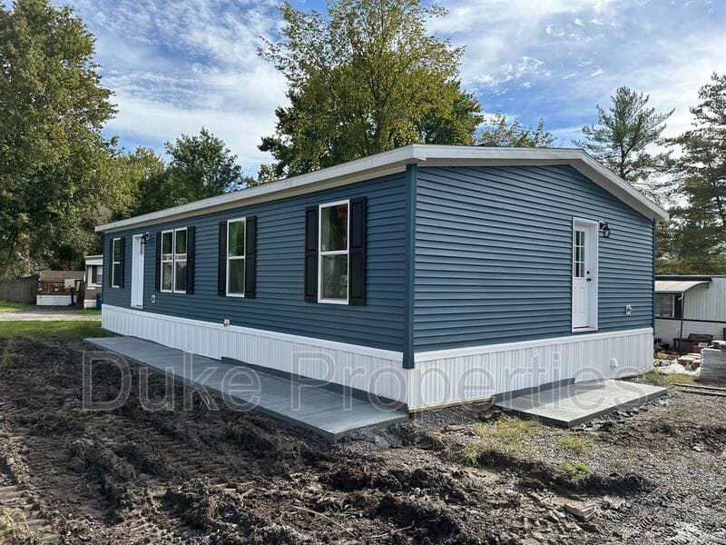 Utica House: 411 Donegal Drive