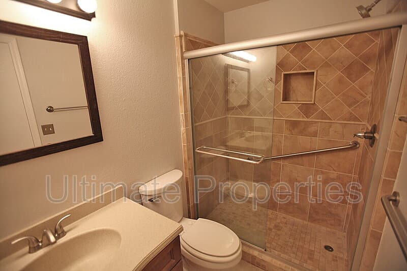 Peoria House: 8140 N 107th Ave