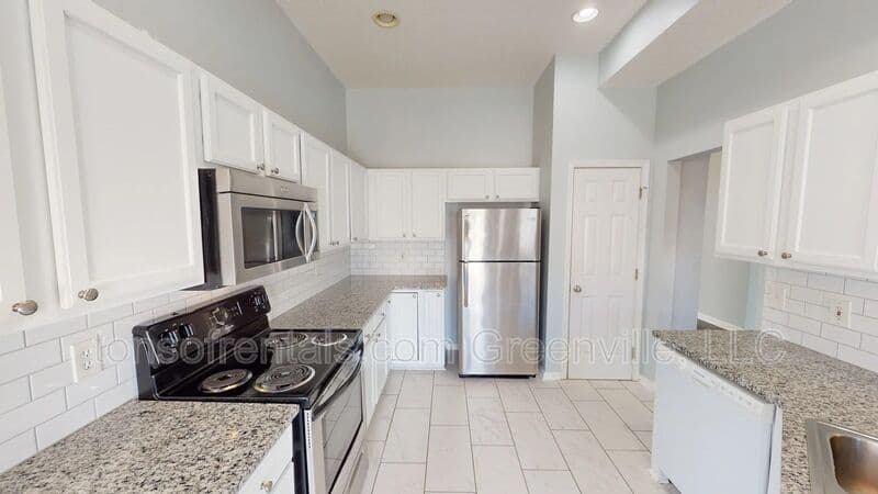 Simpsonville House: 313 Cotton Bay Way
