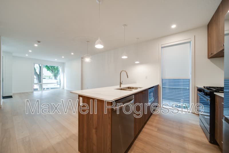 Edmonton Condo: 11315 58 Avenue NW
