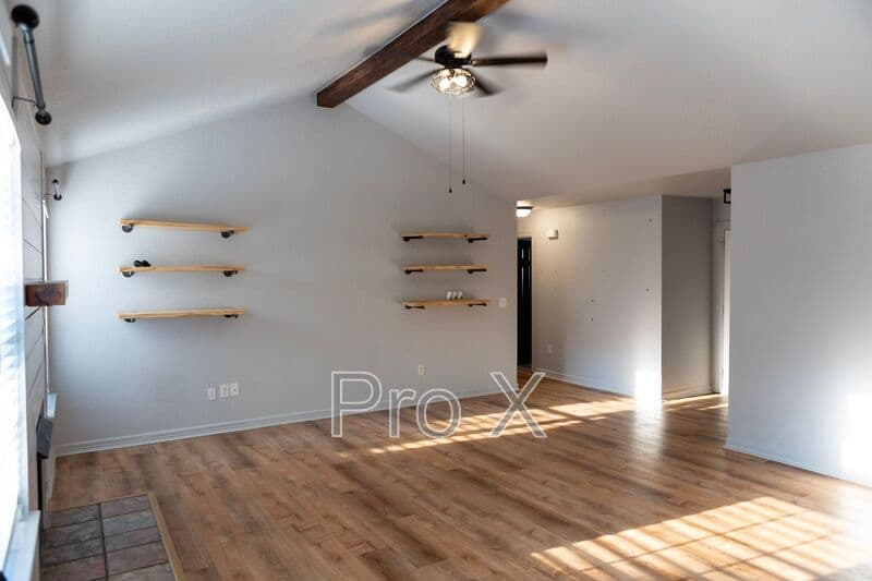 Fayetteville House: 833 S Eastview Drive