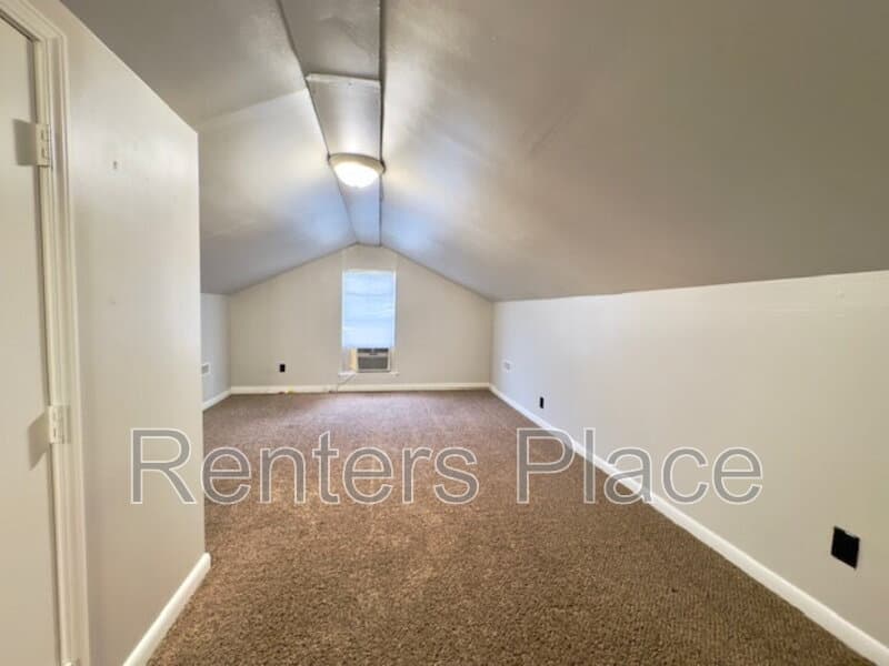 Claremore House: 302 W 8th St