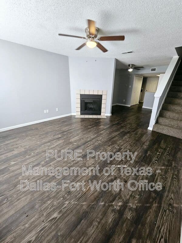 Irving Apartment: 4002-4004 W. Pioneer Dr