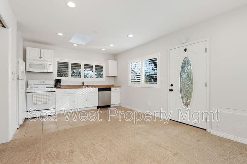 Escondido House: 3267 Bernardo Lane