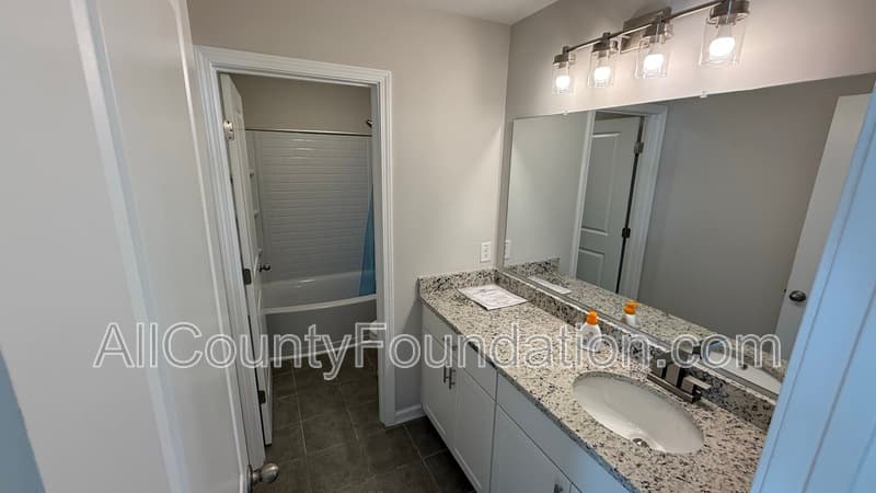 Summerville House: 2512 Hummingbird Lane