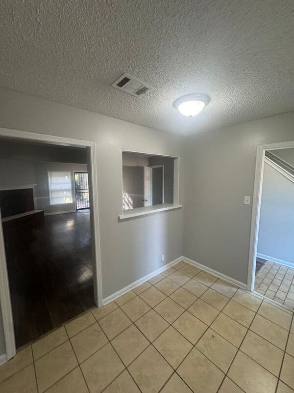 Memphis House: 6343 Kirby Downs Dr