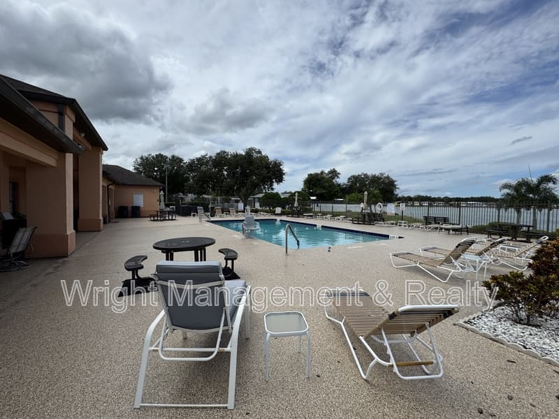 Riverview House: 8471 Fantasia Park Way