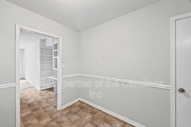 Charlotte House: 5805-H Hunting Ridge Lane