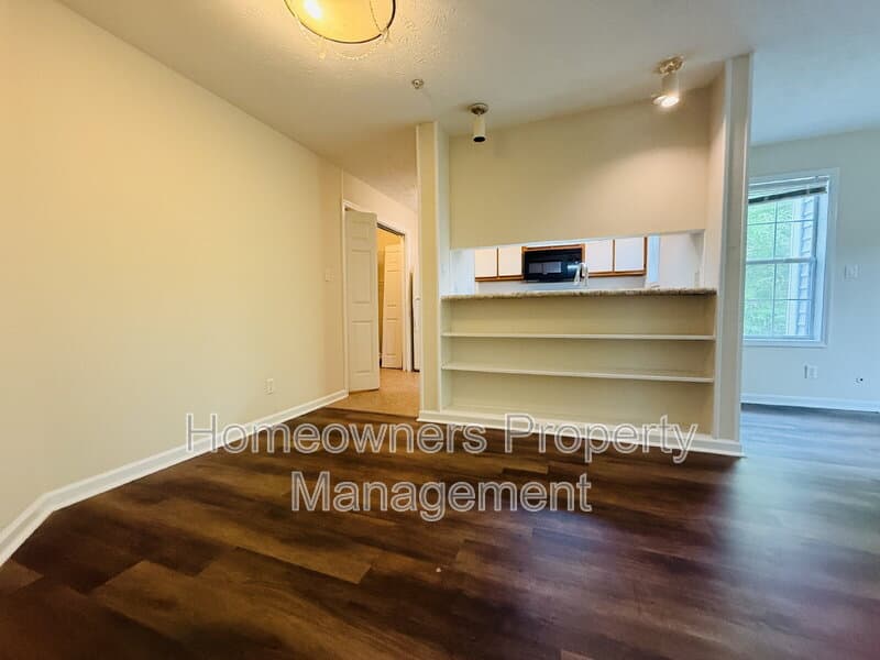Fayetteville House: 349-5 Waterdown Dr