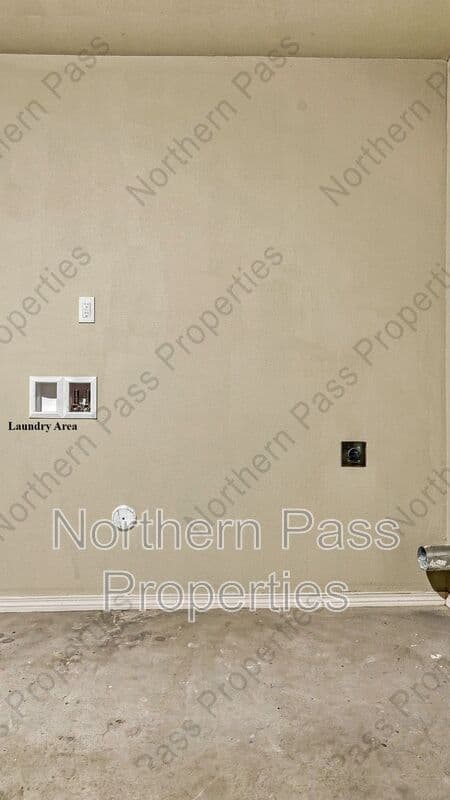 El Paso House: 15153 Composition