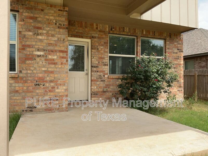Leander House: 417 Cinnamon Teal