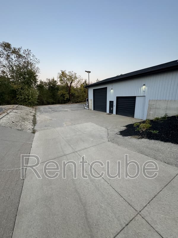 Dubuque House: 1745 JFK Road
