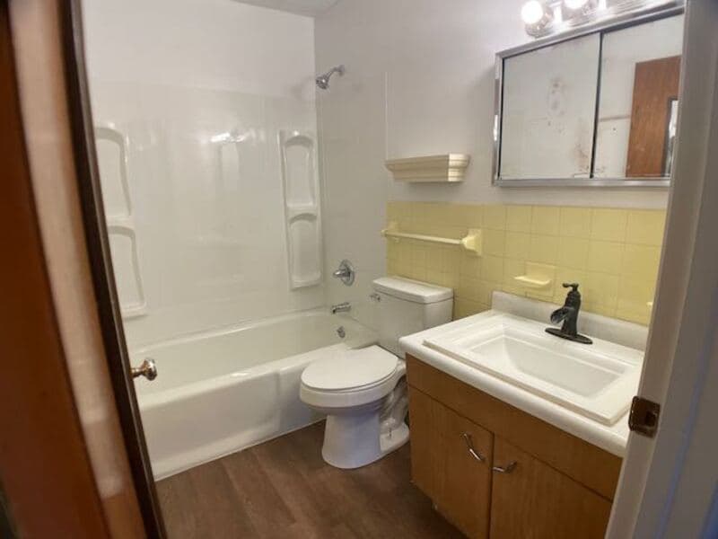 Peoria Condo: 911 North Sheridan Road - A2