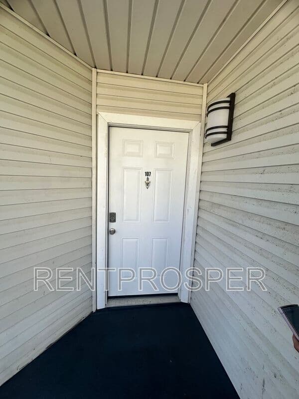 Orlando Condo: 2568 Woodgate Blvd