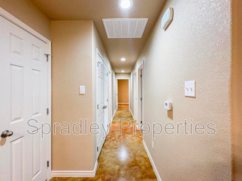 Belton Condo: 1040B Mason Dr