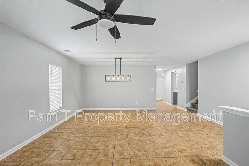 Pooler House: 4 Bainbridge Way