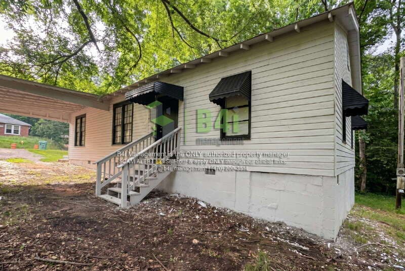 Milledgeville House: 1645 Vinson Hwy