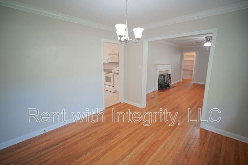Tallahassee House: 1562 Mitchell Avenue