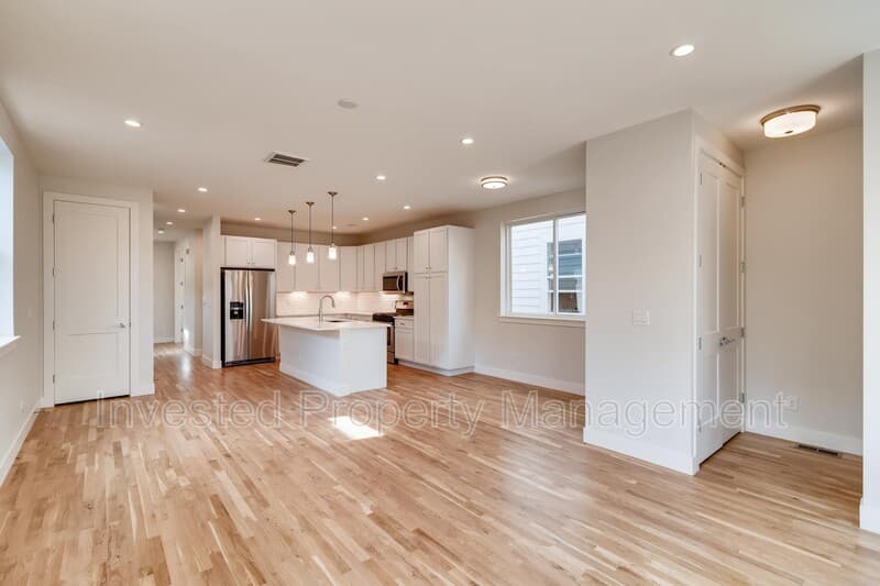 Denver House: 3746 N Gilpin St