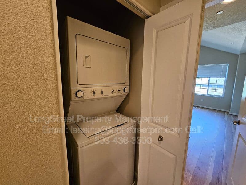 Portland Townhome: 14976 NW Orchid St