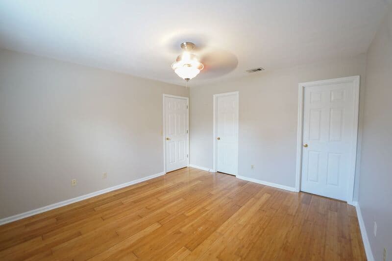 Savannah Condo: 211 Edgewater Rd