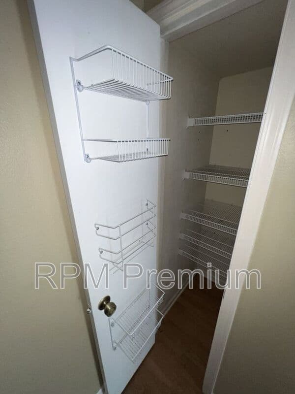 Baton Rouge Condo: 10062 Jefferson Hwy