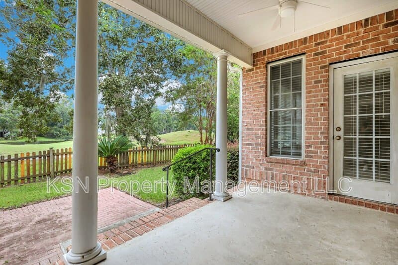 Savannah House: 5 Southernwood Place