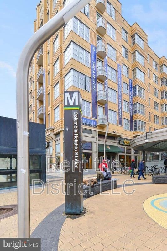 Washington Condo: 1415 Oak Street NW