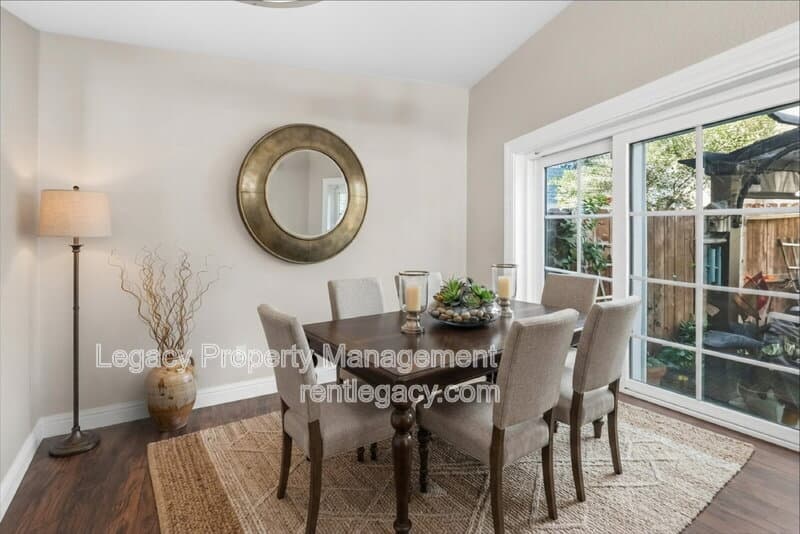 Suisun City House: 232 Redstone Cir