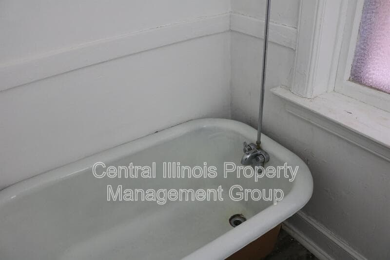 Bloomington Condo: 611 West Jefferson Street