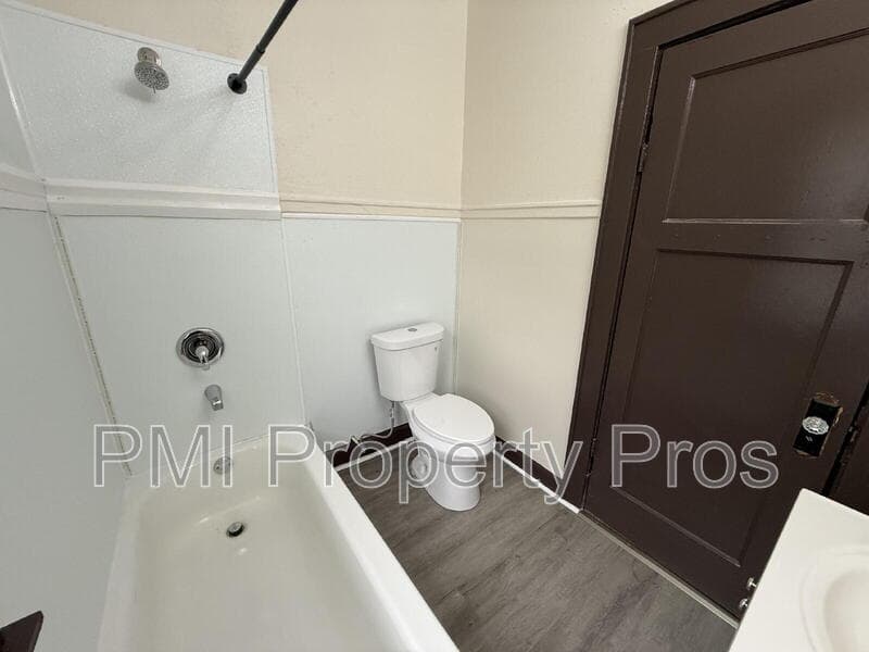Milwaukee Condo: 2532 N 37th St