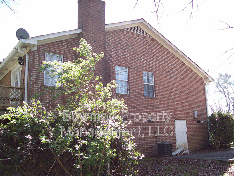 Athens Townhome: 132 Oxford Ct
