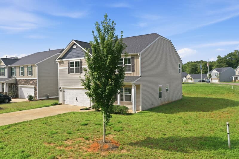 Mebane House: 2509 Summersby Drive