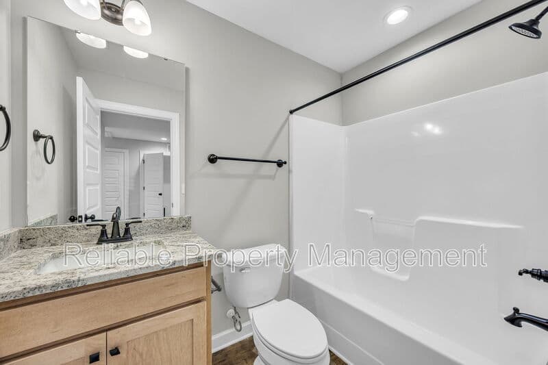 Benson Townhome: 513 B H Parrish Rd