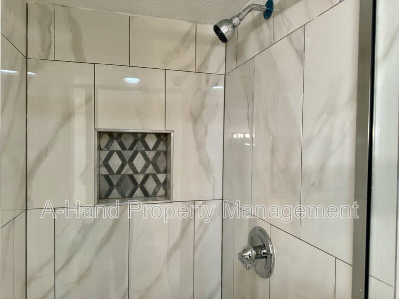 Davenport Condo: 522 Australian Way