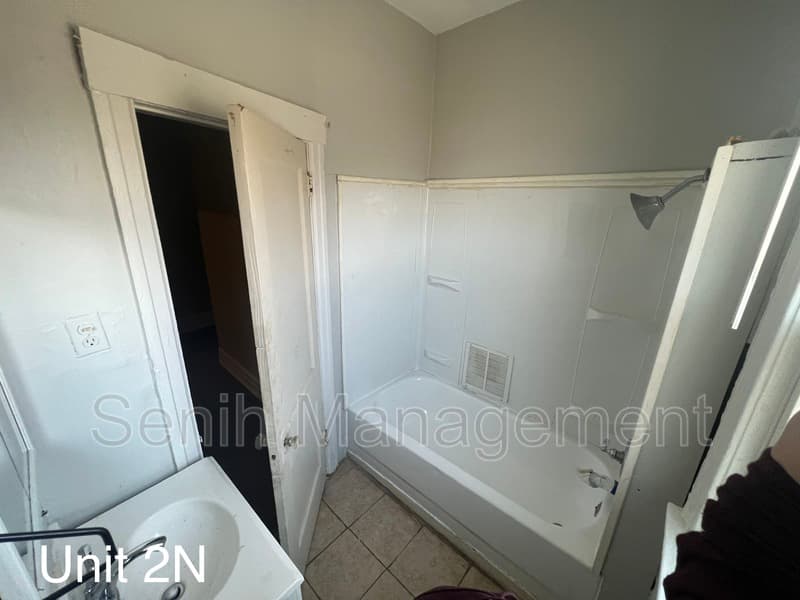 Detroit House: 3980 Helen st