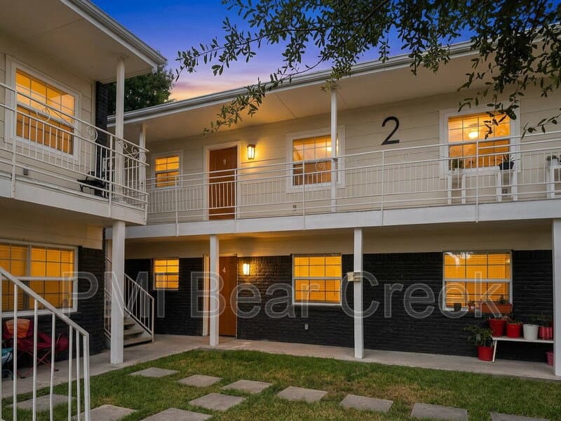 Houston Condo: 1824 Thonig Road
