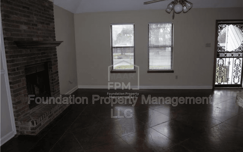 Memphis House: 3774 University St