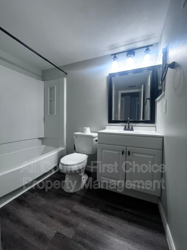 Tarpon Springs House: 39650 US 19 N