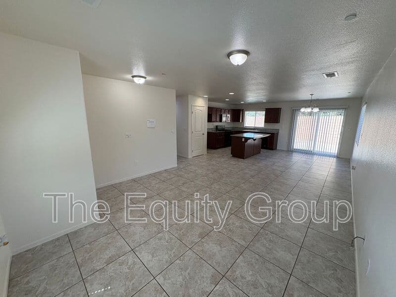 Tulare House: 2314 Cape Canyon Avenue