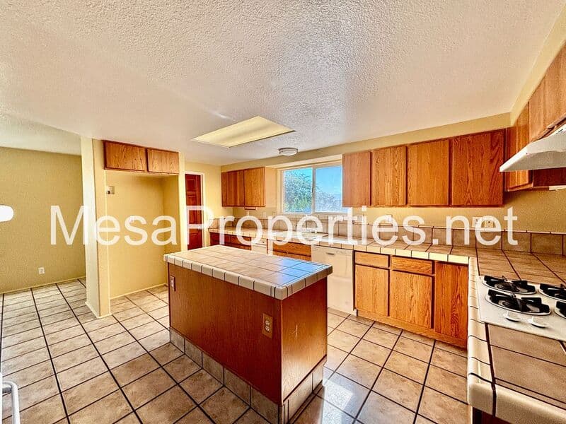 Apple Valley House: 18633 Kamana Rd.