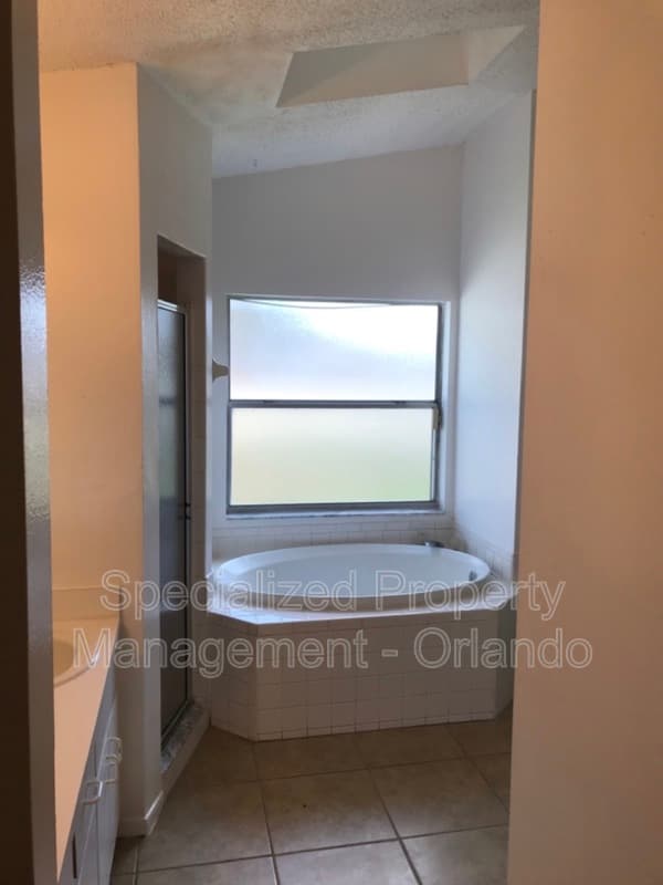 Orlando House: 4452 Goldenrain Ct