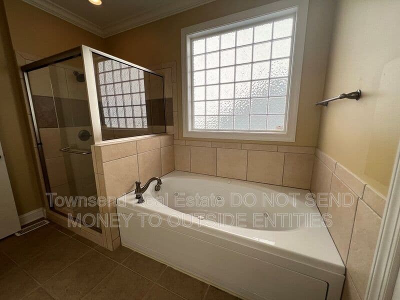 Fayetteville House: 2210 Westdale Dr