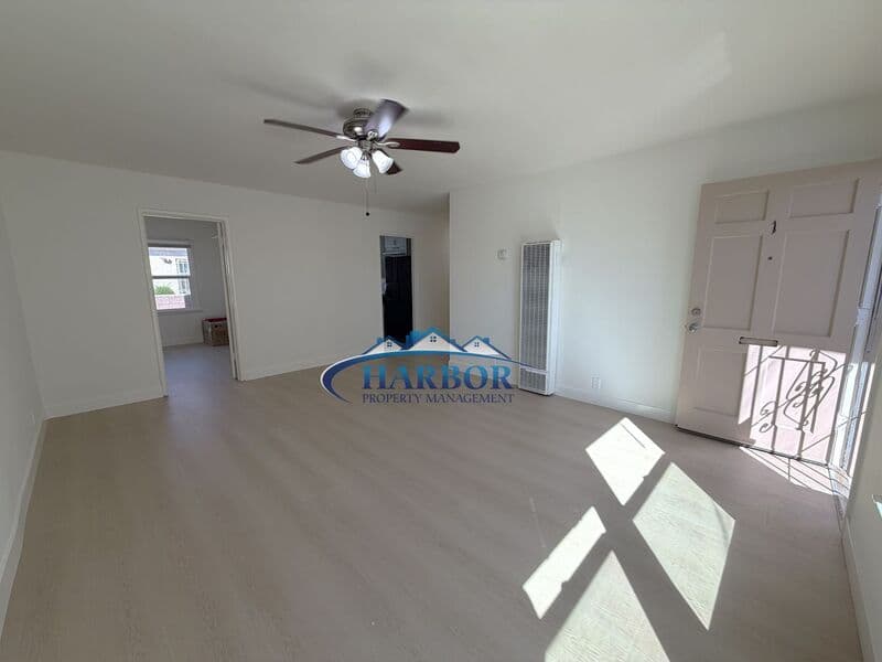 Inglewood House: 215 W Manchester Blvd